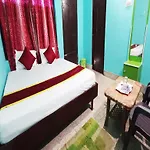 Goroomgo J K Inn Puri Near Sea Beach